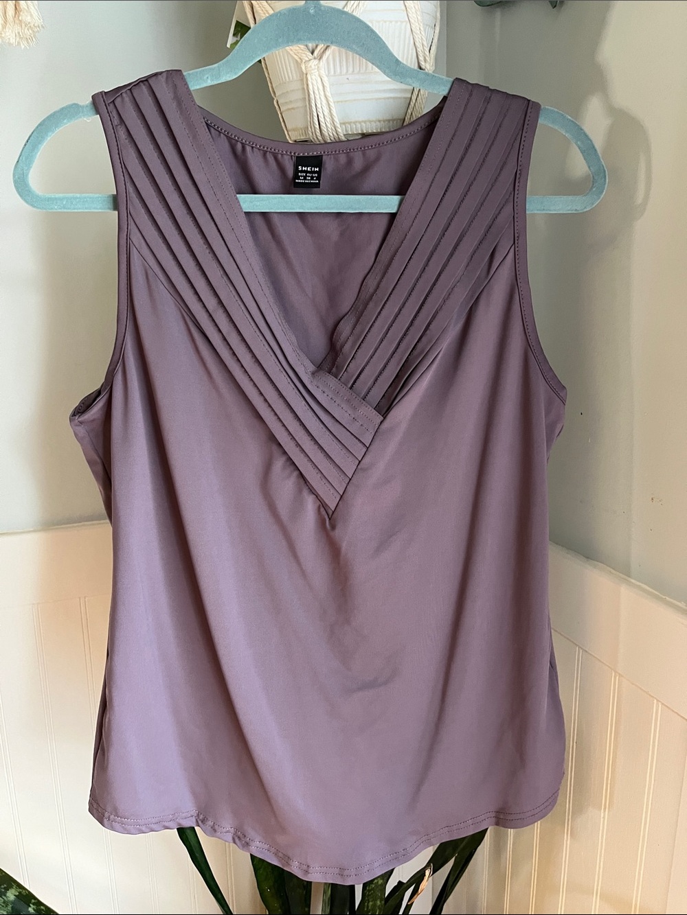 SHEIN Lavender Pleated V-Neck Sleeveless Tank
